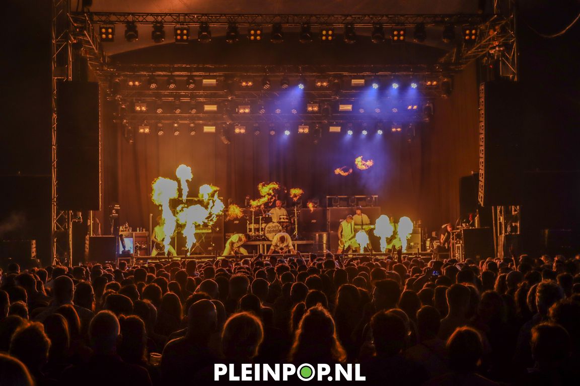 THE DIRTY DADDIES     (33)